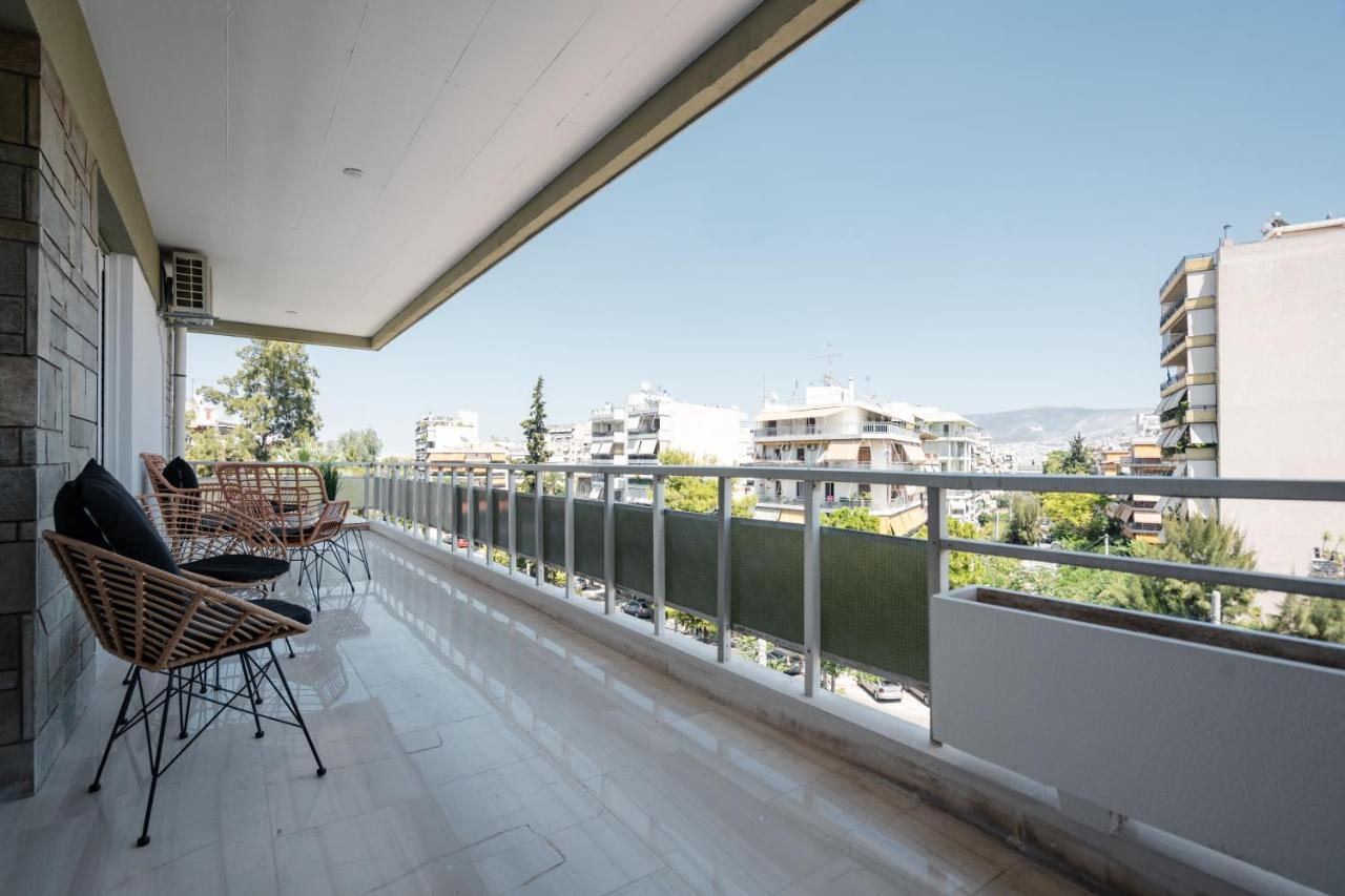 Luxury 4 Bedrooms Apartment Near Flisvos Marina ピレウス エクステリア 写真