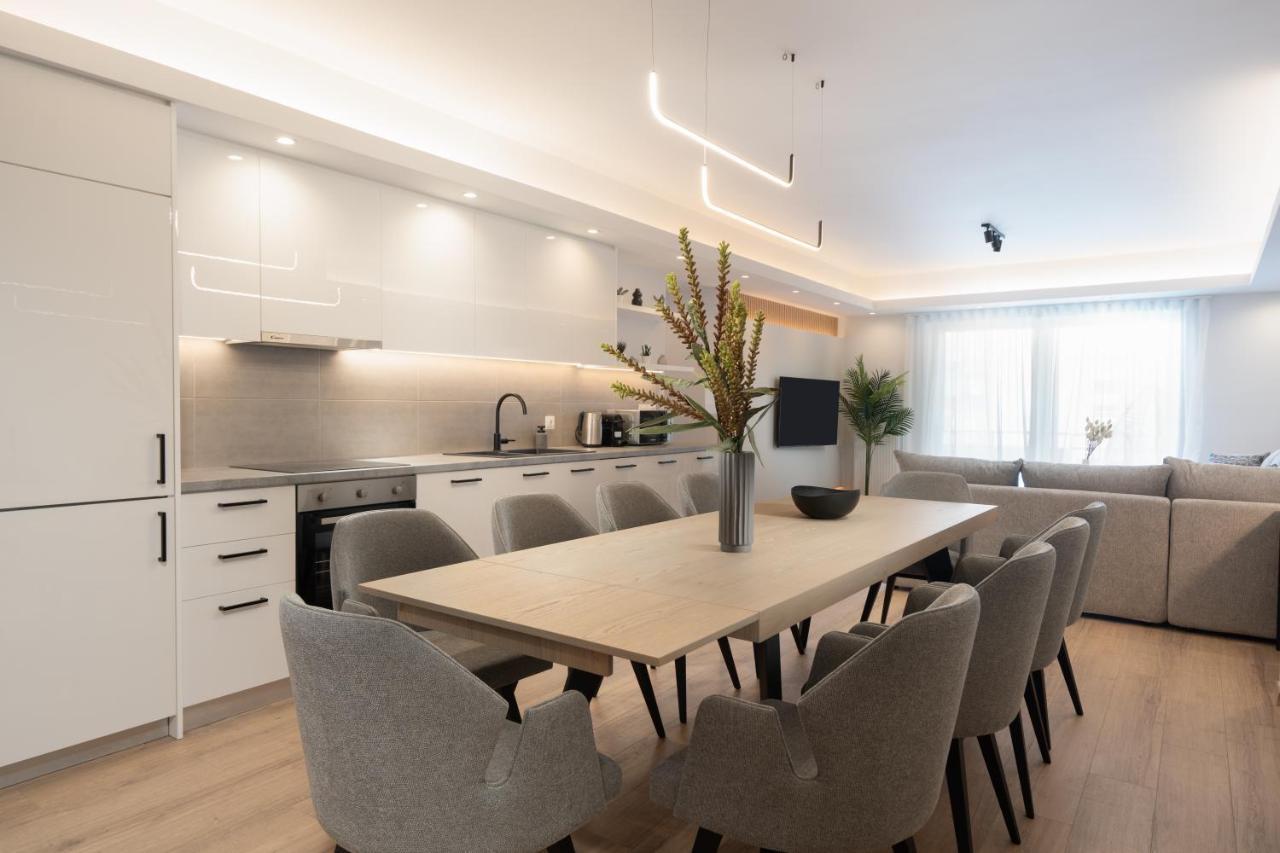 Luxury 4 Bedrooms Apartment Near Flisvos Marina ピレウス エクステリア 写真