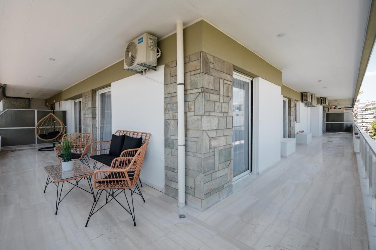 Luxury 4 Bedrooms Apartment Near Flisvos Marina ピレウス エクステリア 写真