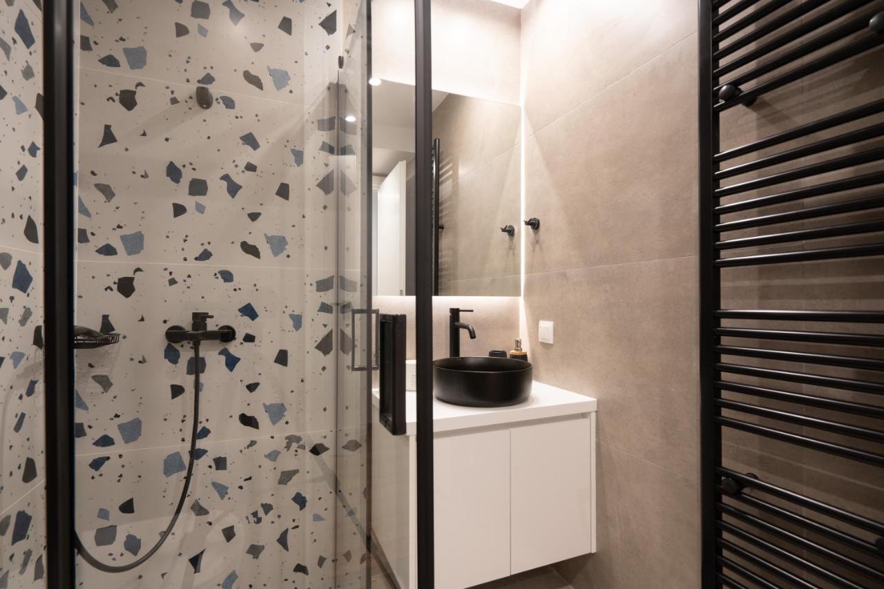 Luxury 4 Bedrooms Apartment Near Flisvos Marina ピレウス エクステリア 写真