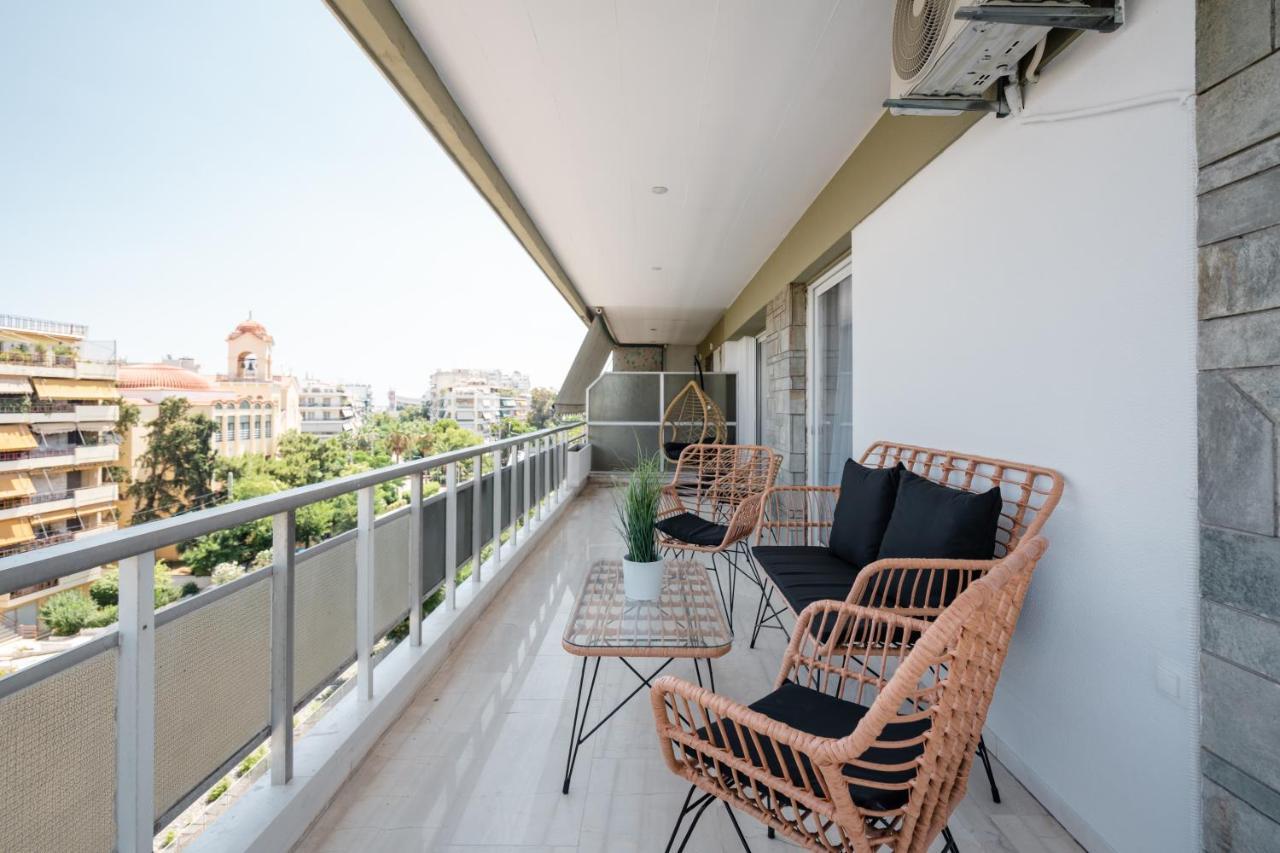 Luxury 4 Bedrooms Apartment Near Flisvos Marina ピレウス エクステリア 写真