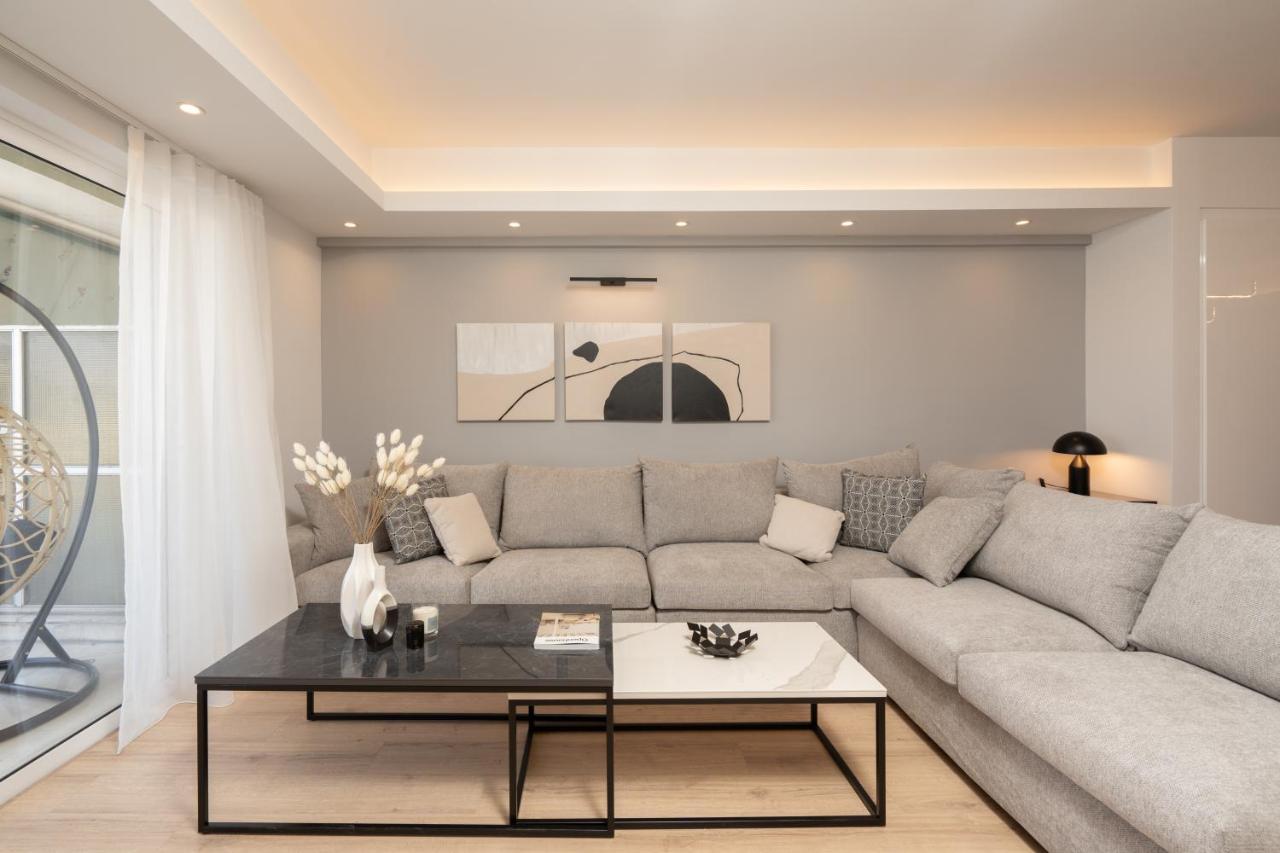 Luxury 4 Bedrooms Apartment Near Flisvos Marina ピレウス エクステリア 写真