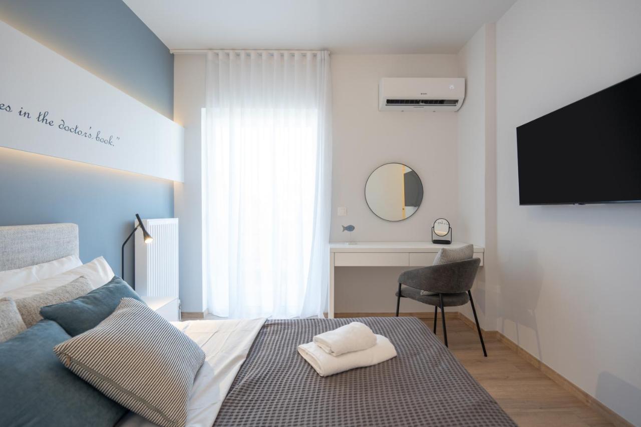 Luxury 4 Bedrooms Apartment Near Flisvos Marina ピレウス エクステリア 写真