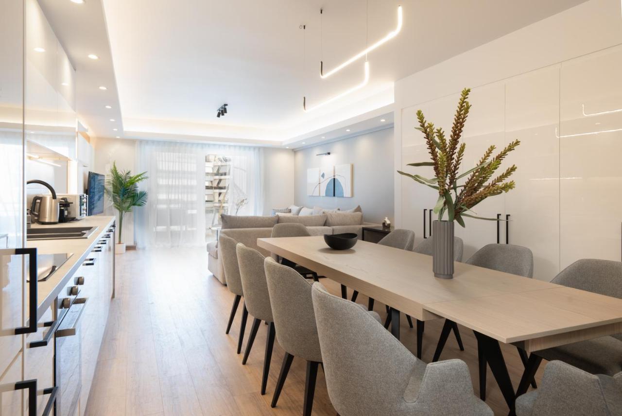 Luxury 4 Bedrooms Apartment Near Flisvos Marina ピレウス エクステリア 写真