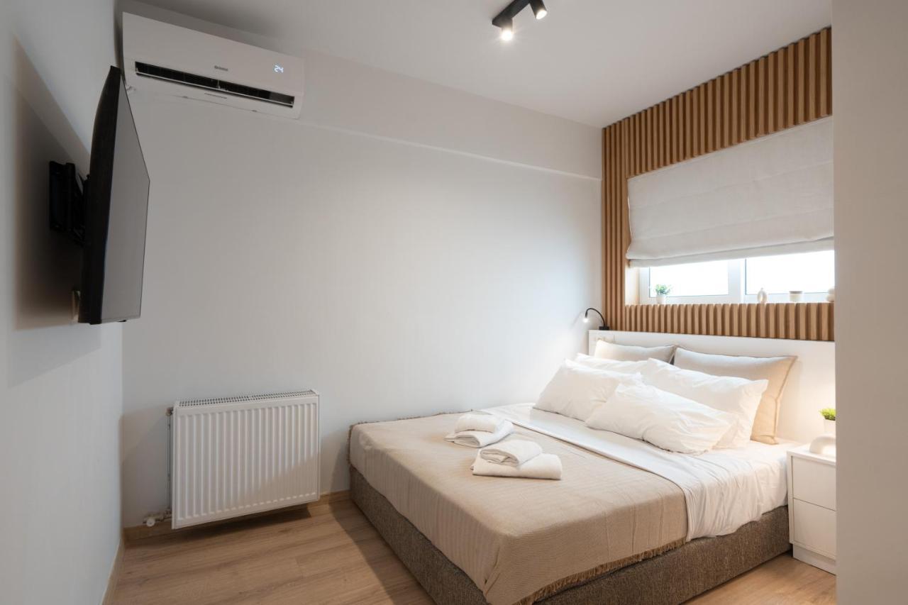 Luxury 4 Bedrooms Apartment Near Flisvos Marina ピレウス エクステリア 写真