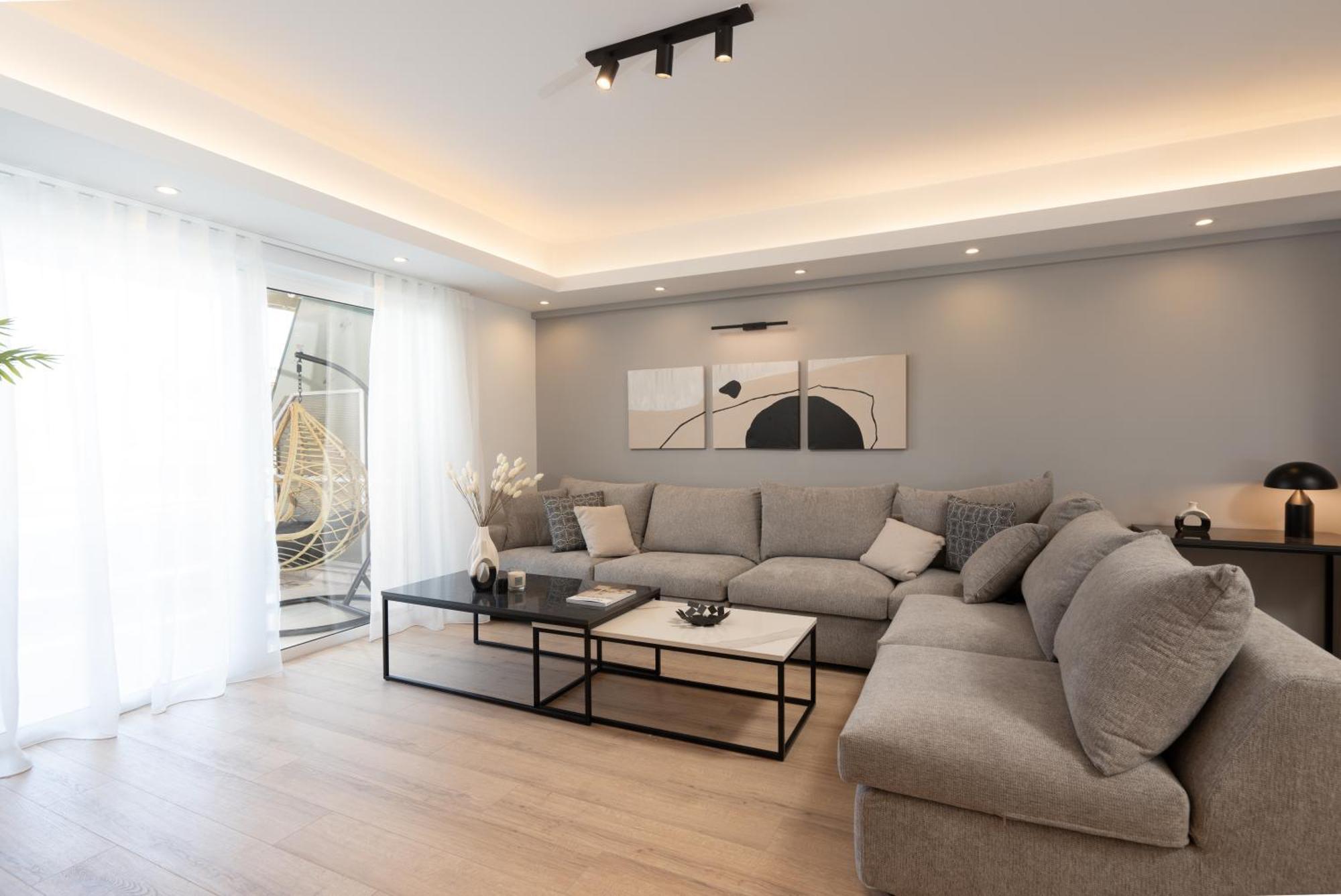 Luxury 4 Bedrooms Apartment Near Flisvos Marina ピレウス エクステリア 写真