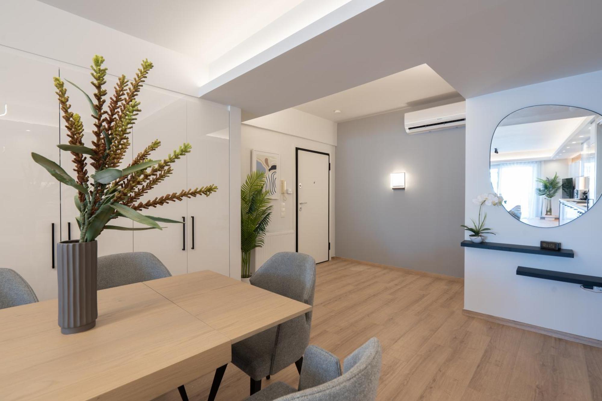 Luxury 4 Bedrooms Apartment Near Flisvos Marina ピレウス エクステリア 写真