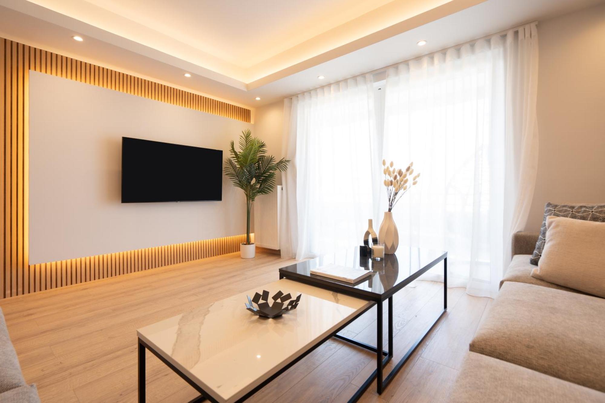 Luxury 4 Bedrooms Apartment Near Flisvos Marina ピレウス エクステリア 写真