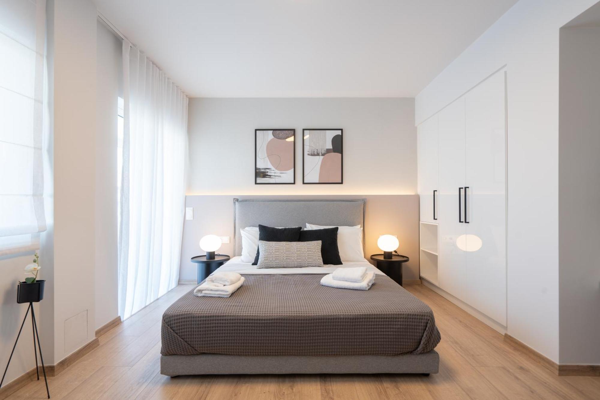 Luxury 4 Bedrooms Apartment Near Flisvos Marina ピレウス エクステリア 写真