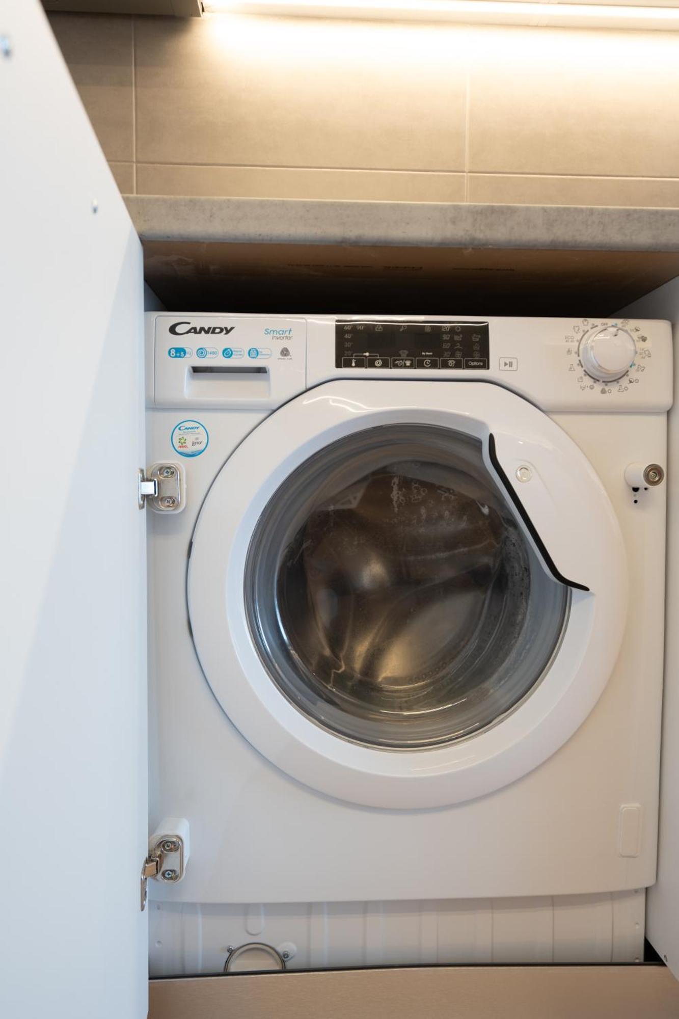 Luxury 4 Bedrooms Apartment Near Flisvos Marina ピレウス エクステリア 写真