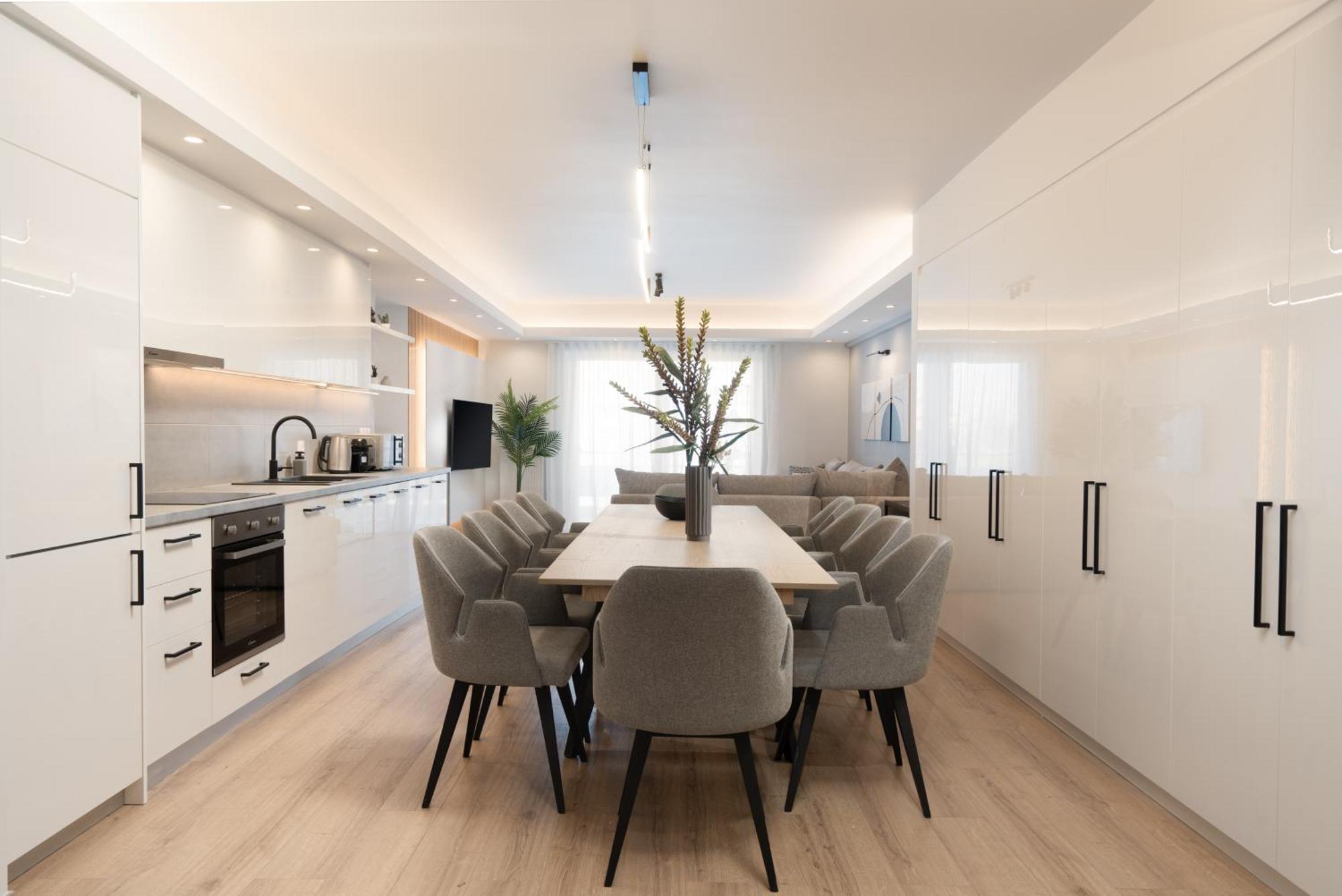 Luxury 4 Bedrooms Apartment Near Flisvos Marina ピレウス エクステリア 写真