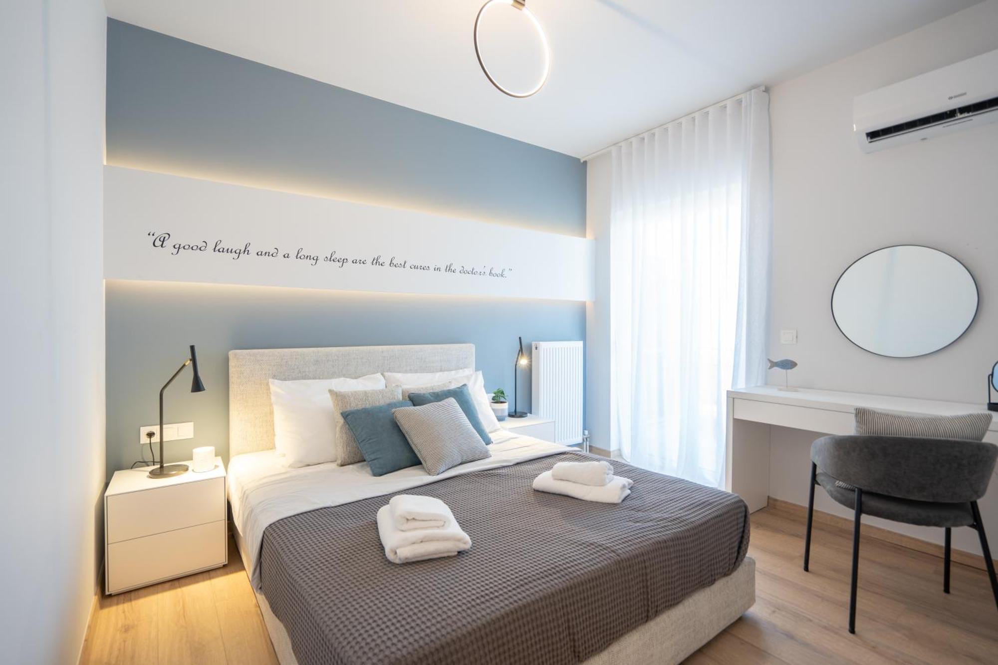 Luxury 4 Bedrooms Apartment Near Flisvos Marina ピレウス エクステリア 写真