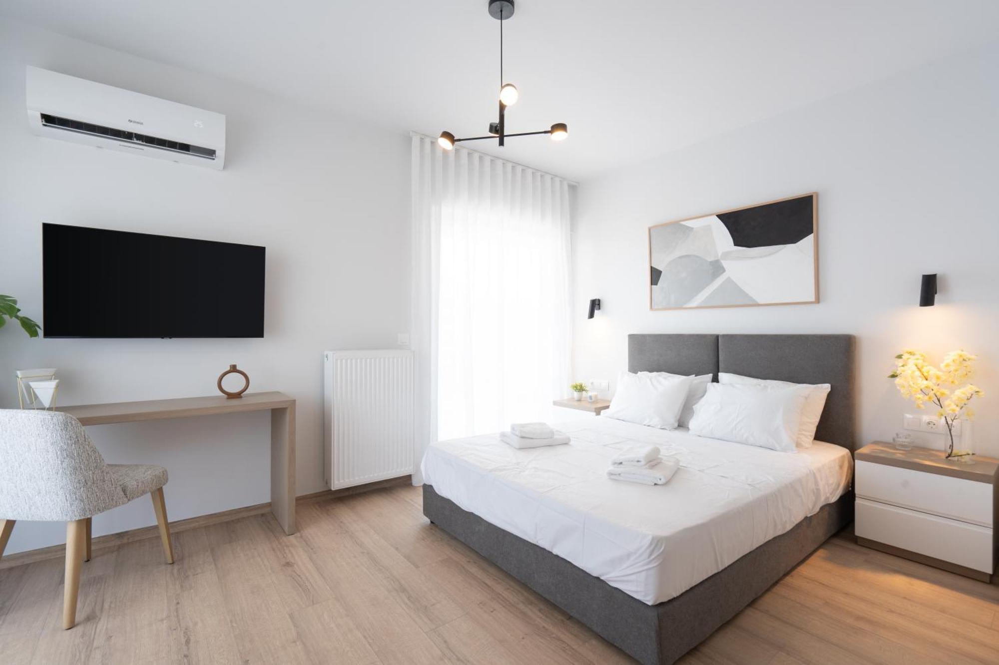 Luxury 4 Bedrooms Apartment Near Flisvos Marina ピレウス エクステリア 写真